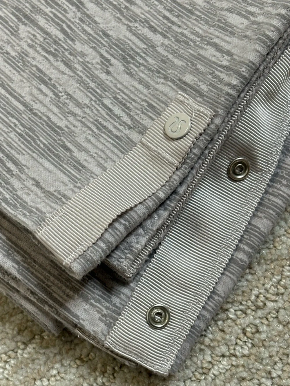 Lululemon Womens Vinyasa Scarf Snap Closure Reversible Wrap Cover Up Gray Marl